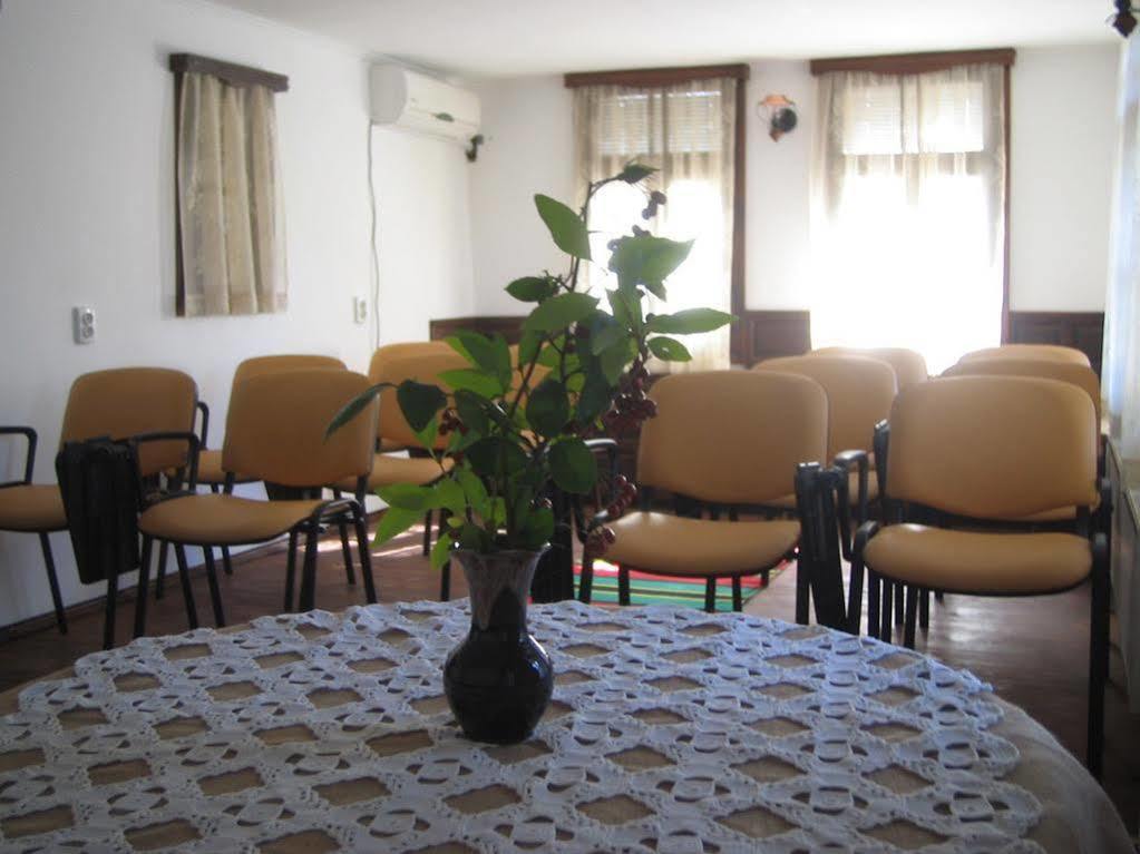 Family Hotel Fenerite Gabrovo Exterior foto